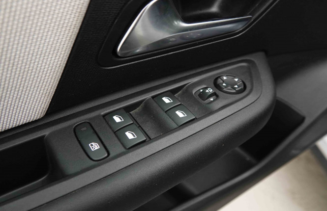 CITROEN_CITROEN_C4 X_2653786_16.jpg CITROEN_CITROEN_C4 X_2653786_16.jpg