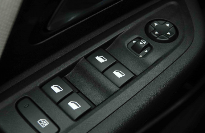 CITROEN_CITROEN_C4 X_2653790_20.jpg