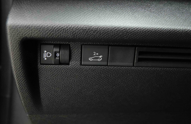 CITROEN_CITROEN_C4 X_2653790_21.jpg