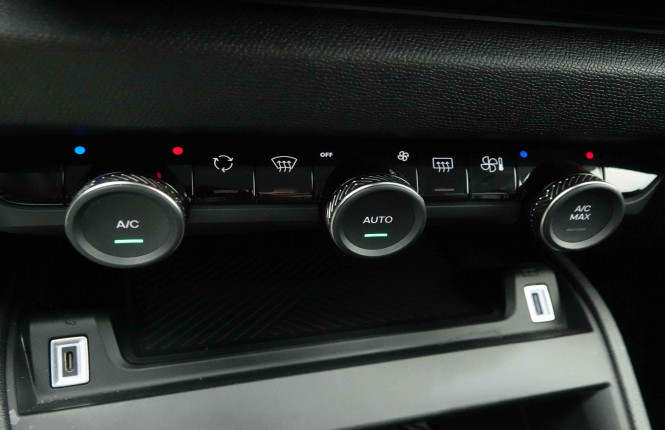 CITROEN_CITROEN_C4 X_2653791_14.jpg