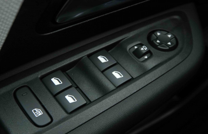 CITROEN_CITROEN_C4 X_2654287_19.jpg