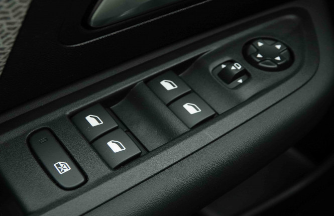 CITROEN_CITROEN_C4 X_2654375_22.jpg CITROEN_CITROEN_C4 X_2654375_22.jpg