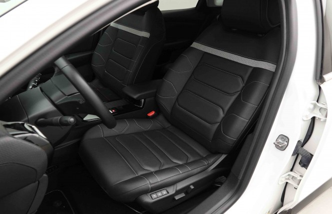 CITROEN_CITROEN_C4 X_2654375_6.jpg CITROEN_CITROEN_C4 X_2654375_6.jpg