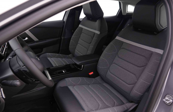 CITROEN_CITROEN_C4_2547350_6.jpg