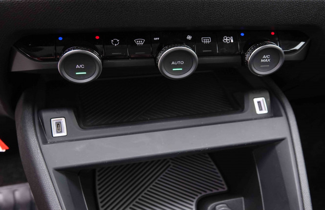 CITROEN_CITROEN_C4_2548497_12.jpg