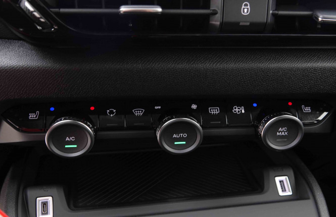 CITROEN_CITROEN_C4_2548669_13.jpg