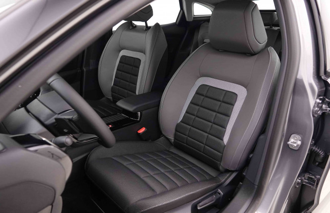 CITROEN_CITROEN_C4_2548983_6.jpg