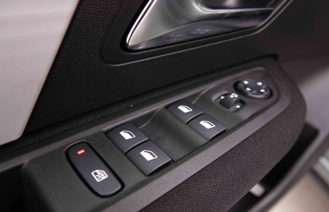 CITROEN_CITROEN_C4_2548985_20.jpg