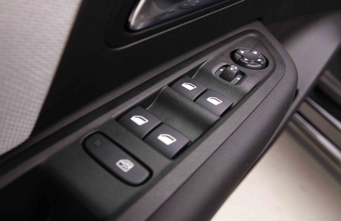 CITROEN_CITROEN_C4_2549642_21.jpg