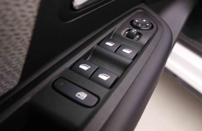 CITROEN_CITROEN_C4_2550088_22.jpg CITROEN_CITROEN_C4_2550088_22.jpg