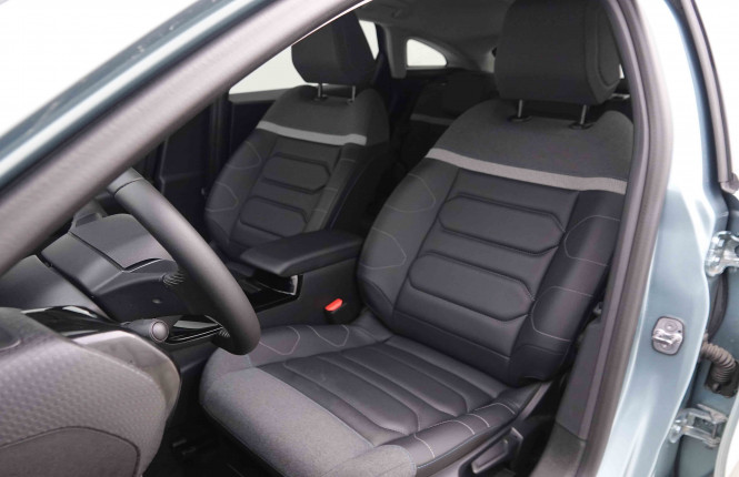 CITROEN_CITROEN_C4_2550089_6.jpg CITROEN_CITROEN_C4_2550089_6.jpg