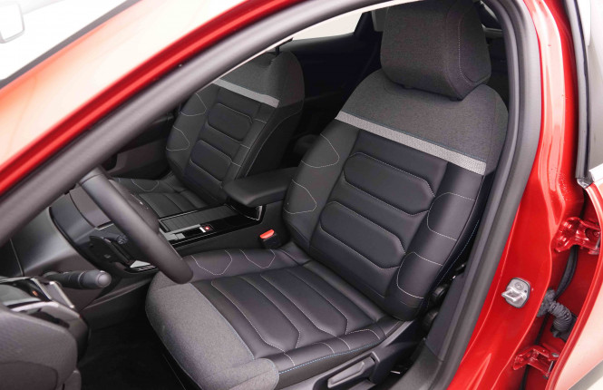 CITROEN_CITROEN_C4_2550580_6.jpg CITROEN_CITROEN_C4_2550580_6.jpg