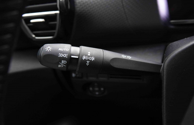 CITROEN_CITROEN_C4_2550937_16.jpg CITROEN_CITROEN_C4_2550937_16.jpg