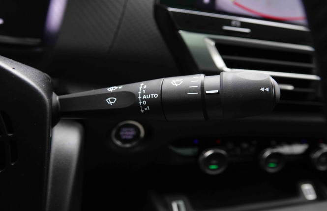 CITROEN_CITROEN_C4_2550937_17.jpg CITROEN_CITROEN_C4_2550937_17.jpg