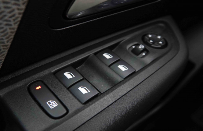 CITROEN_CITROEN_C4_2550937_20.jpg CITROEN_CITROEN_C4_2550937_20.jpg