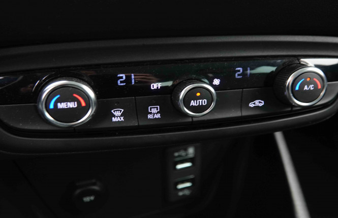 CITROEN_CITROEN_C4_2550938_41.jpg CITROEN_CITROEN_C4_2550938_41.jpg