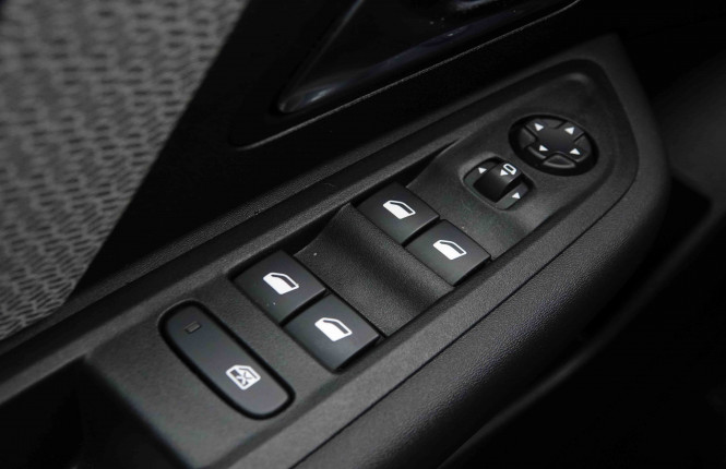 CITROEN_CITROEN_C4_2550941_21.jpg CITROEN_CITROEN_C4_2550941_21.jpg