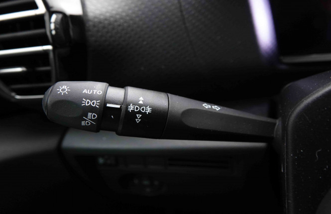 CITROEN_CITROEN_C4_2550942_16.jpg CITROEN_CITROEN_C4_2550942_16.jpg