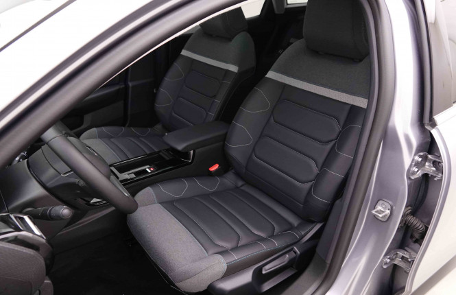 CITROEN_CITROEN_C4_2550942_6.jpg CITROEN_CITROEN_C4_2550942_6.jpg