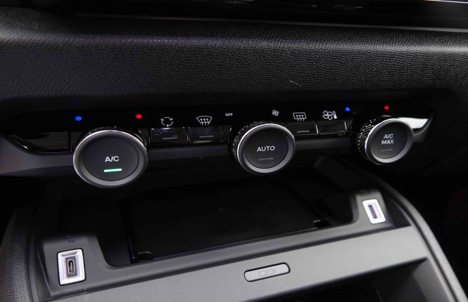 CITROEN_CITROEN_C4_2550945_13.jpg CITROEN_CITROEN_C4_2550945_13.jpg