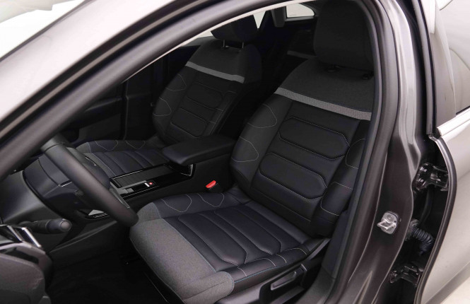 CITROEN_CITROEN_C4_2550945_6.jpg CITROEN_CITROEN_C4_2550945_6.jpg