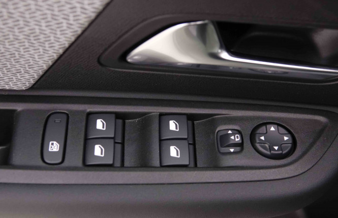 CITROEN_CITROEN_C4_2550948_19.jpg CITROEN_CITROEN_C4_2550948_19.jpg