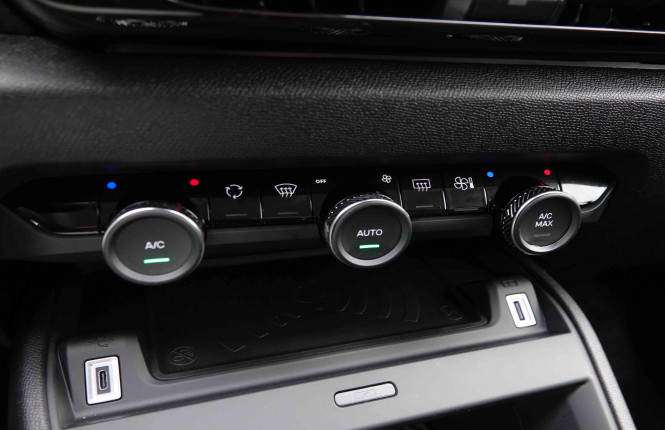 CITROEN_CITROEN_C4_2550951_13.jpg CITROEN_CITROEN_C4_2550951_13.jpg