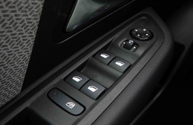 CITROEN_CITROEN_C4_2550958_20.jpg CITROEN_CITROEN_C4_2550958_20.jpg