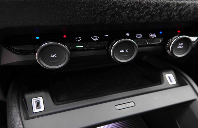 CITROEN_CITROEN_C4_2551413_14.jpg CITROEN_CITROEN_C4_2551413_14.jpg