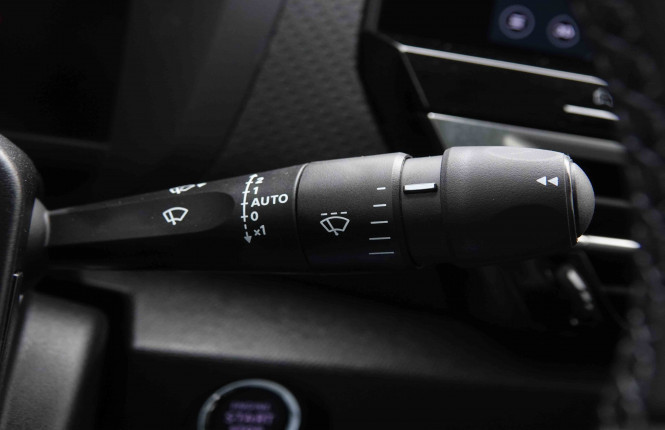 CITROEN_CITROEN_C4_2551424_17.jpg CITROEN_CITROEN_C4_2551424_17.jpg