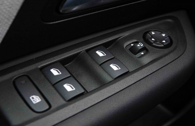 CITROEN_CITROEN_C4_2551424_20.jpg CITROEN_CITROEN_C4_2551424_20.jpg