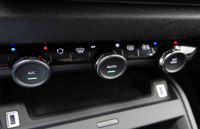 CITROEN_CITROEN_C4_2652040_14.jpg CITROEN_CITROEN_C4_2652040_14.jpg