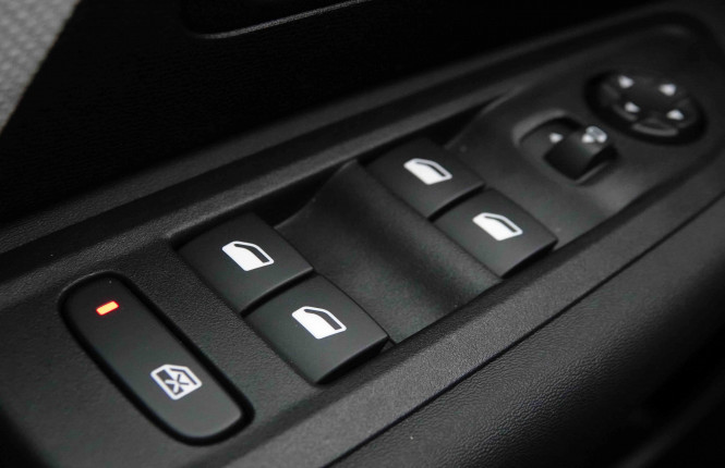 CITROEN_CITROEN_C4_2652040_21.jpg CITROEN_CITROEN_C4_2652040_21.jpg