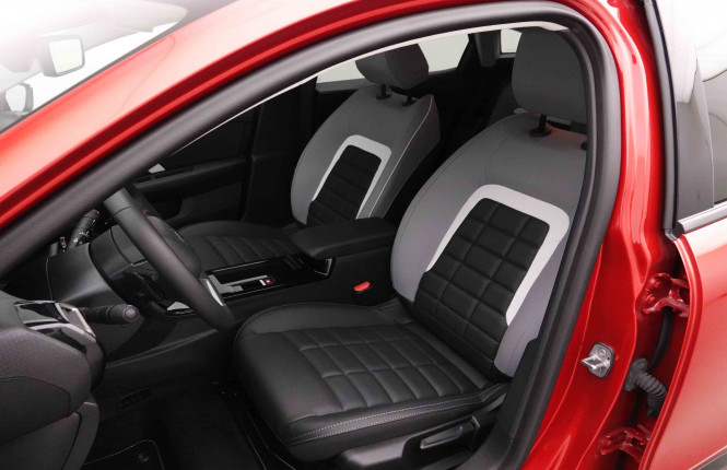 CITROEN_CITROEN_C4_2652040_6.jpg CITROEN_CITROEN_C4_2652040_6.jpg