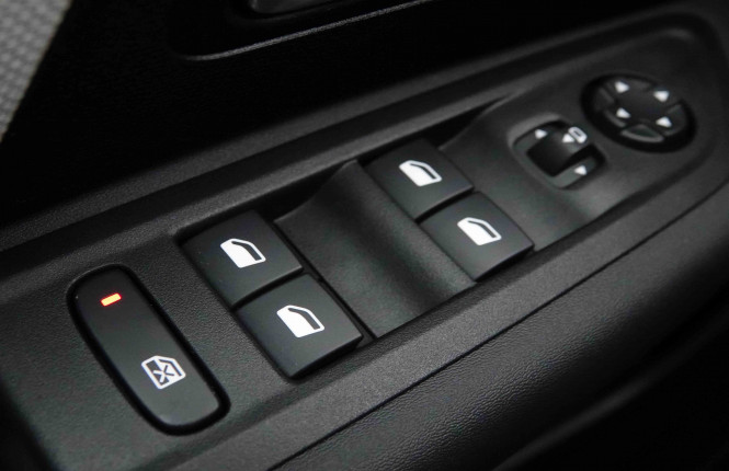 CITROEN_CITROEN_C4_2652041_20.jpg CITROEN_CITROEN_C4_2652041_20.jpg