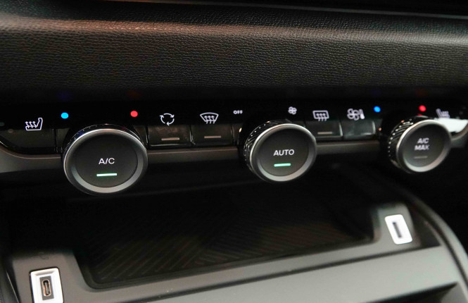 CITROEN_CITROEN_C4_2654237_14.jpg CITROEN_CITROEN_C4_2654237_14.jpg