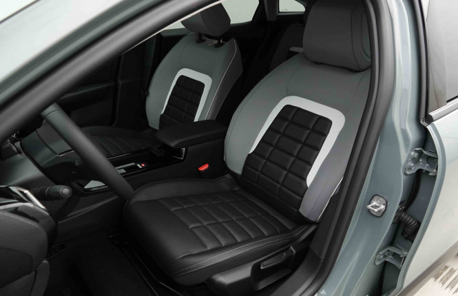 CITROEN_CITROEN_C4_2654237_6.jpg CITROEN_CITROEN_C4_2654237_6.jpg