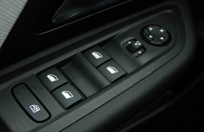 CITROEN_CITROEN_C4_2654240_20.jpg CITROEN_CITROEN_C4_2654240_20.jpg