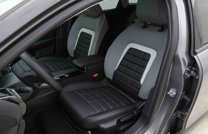 CITROEN_CITROEN_C4_2654659_6.jpg CITROEN_CITROEN_C4_2654659_6.jpg
