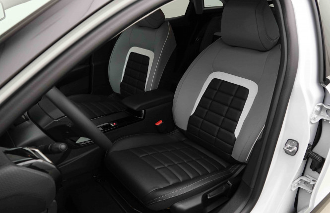 CITROEN_CITROEN_C4_2654665_6.jpg CITROEN_CITROEN_C4_2654665_6.jpg