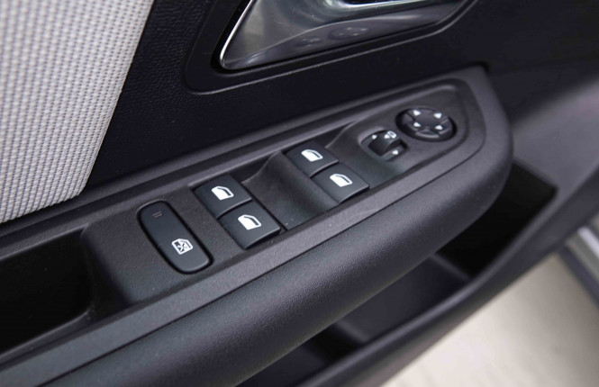 CITROEN_CITROEN_C4_2655107_19.jpg CITROEN_CITROEN_C4_2655107_19.jpg