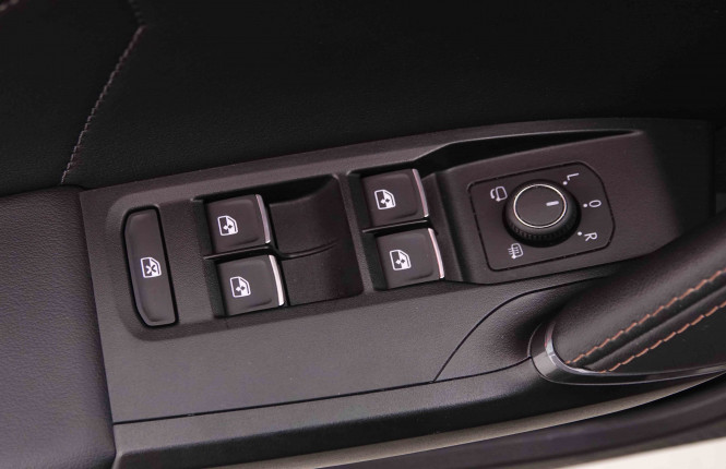 CUPRA_CUPRA_LEON_2548127_23.jpg