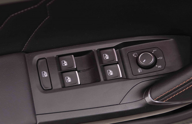CUPRA_CUPRA_LEON_2548130_19.jpg
