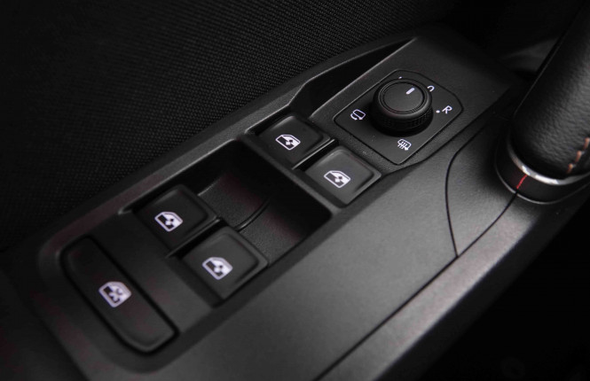 CUPRA_CUPRA_LEON_2551490_21.jpg CUPRA_CUPRA_LEON_2551490_21.jpg