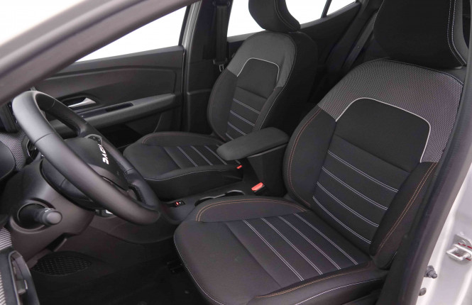 DACIA_DACIA_SANDERO_2547381_6.jpg