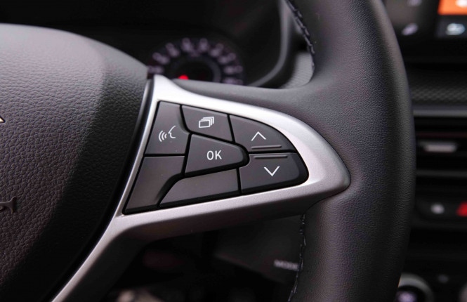 DACIA_DACIA_SANDERO_2548747_17.jpg