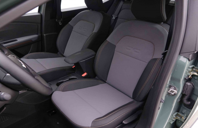DACIA_DACIA_SANDERO_2549102_6.jpg