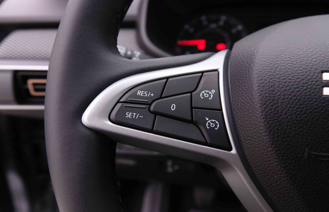 DACIA_DACIA_SANDERO_2549316_16.jpg