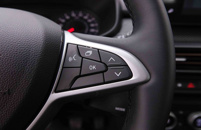 DACIA_DACIA_SANDERO_2549316_17.jpg