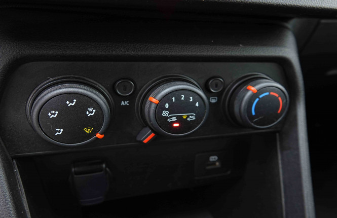 DACIA_DACIA_SANDERO_2655532_10.jpg